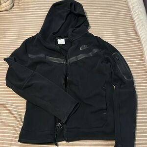 Boys Nike tech jacket
